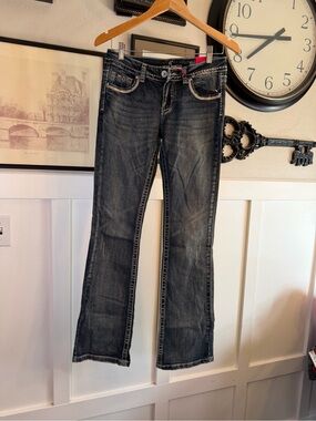 Almost Famous Bootcut Jeans Sz 5 k465